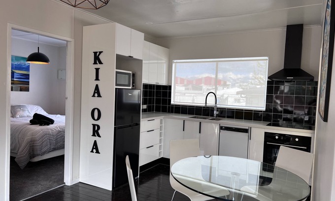 Rotorua Casa | Under Walnut Tree
