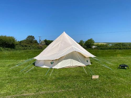 Hartland Otro | Unfurnished Bell Tent close to SWC path