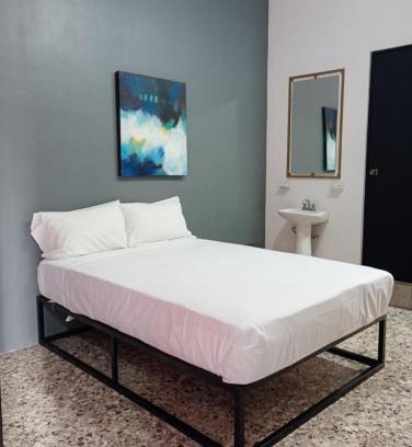 Centro de Monterrey Apartamento | Unidades Privadas con AC-TV-WiFi y Estacionamiento en Centro de MTY