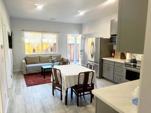 Union City Apartamento | UnionCity Great location3BR w central Heater&AC