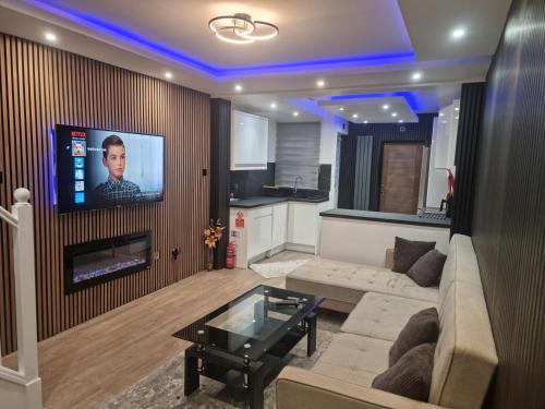 Watford Casa | Uniq 3 Bedroom House in central Watford ,15min to London Euston , close to Harry Potter