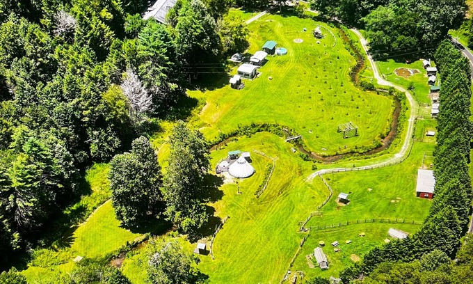 Murphy Apartamento | unique 1-bedroom apt Organic Farm&Resort in Murphy with AC