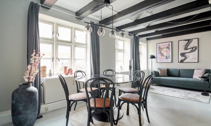 Indre By Apartamento | Unique 2 Bedroom Duplex w Exposed Beams in CPH City