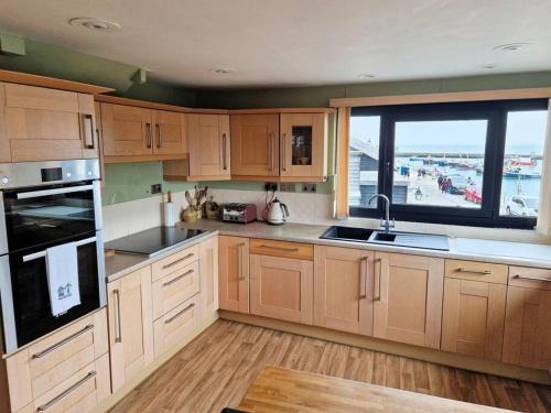 Folkestone Apartamento | Unique 2BD Apartment Folkestone Harbour