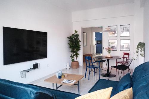 Koukaki Apartamento | Unique 2BD Design Apt with airconditioning near Acropolis