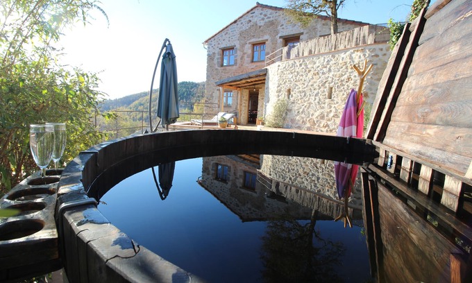 Corsavy Otro | Apartamento único de 3 dormitorios con jacuzzi privado en la antigua granja catalana.