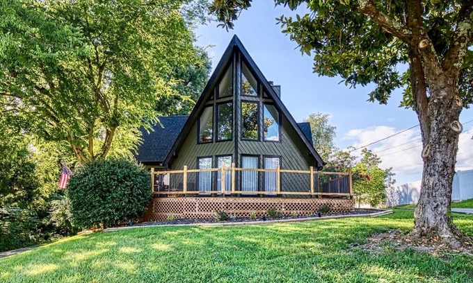 Kodak Casa | Unique 4bed 3bath A-frame
