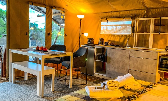 Petrothalassa Alquiler De RV | Unique African Safari Lodge Tent with Sea View