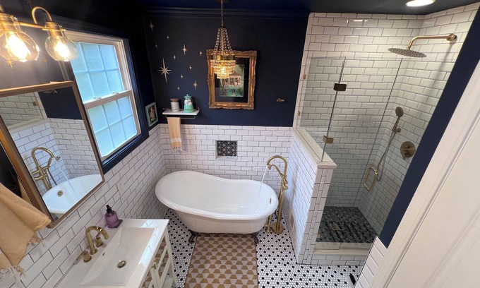 Sans Souci Casa | Quirky 2/1 Quick Access to SRT, 5 min to DT, 10 min to TR, clawfoot tub