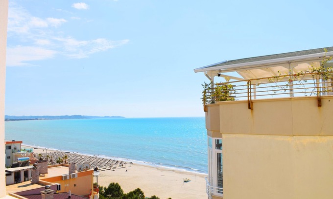 Golem Apartamento | Unique apartment entirely renovated and masterfully placed 40m from the beach!