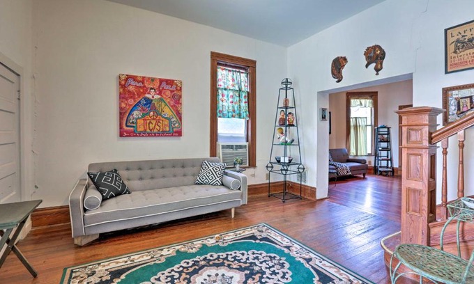 Northwest Los Angeles Heights Casa | Unique Art Home Less Than 5 Miles to San Antonio Riverwalk