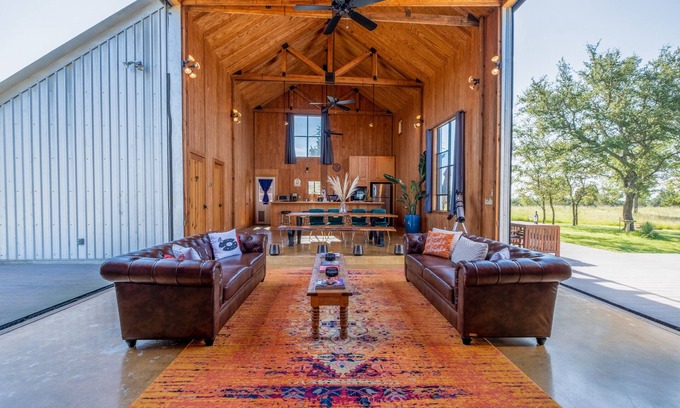 Johnson City Casa | Unique barn on a 60 acre ranch with stunning views