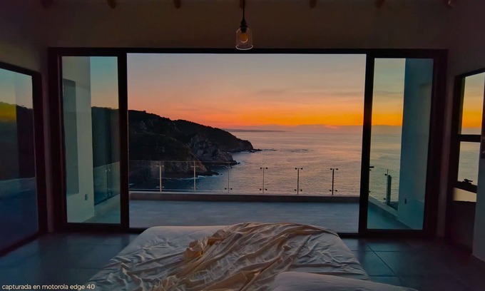 Puerto Ángel Villa | UNIQUE BEACH HOUSE CASA DI LUCA WITH STUNNING VIEW