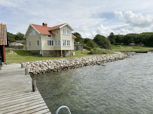 Hamburgsund Casa | Unique beach villa with own jetty in Hamburgsund