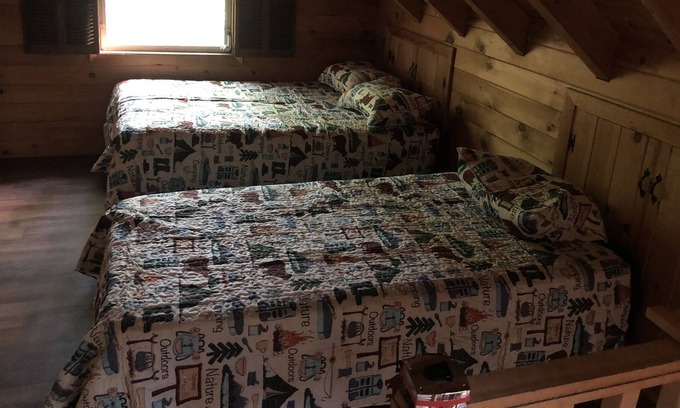 Saint Albans Cabina | Unique Birch Island camp on Indian Pond in St. Albans, Maine
