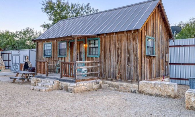 Concan Cabina | Unique Cabin by the Frio - River Rock Cabin #3