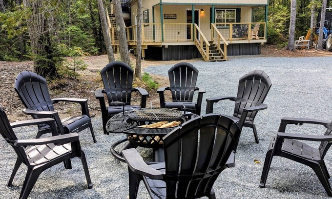 Hancock Cabina | Unique Cabin with Treehouse Suite. Hot Tub! Luxurious & Private near Bar Harbor