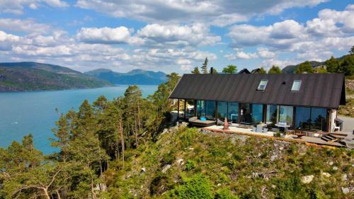 Hjelmeland Casa | Unique Cabin With View On Randøy By Stavanger