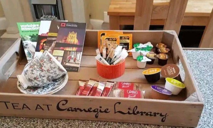 Mexborough Apartamento | Unique Carnegie Library Apartment
