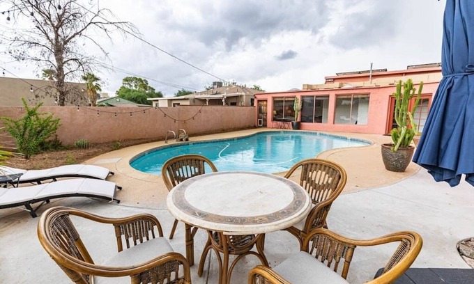 Blenman-Elm Casa | Unique Casa w/ Private Pool | Near UofA & Shopping