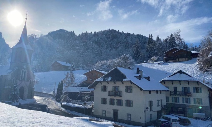 Saint-Jean-dʼAulps Chalet De Esquí | Chalet único y encantador con habitaciones con baño, bañera de hidromasaje y sala de juegos