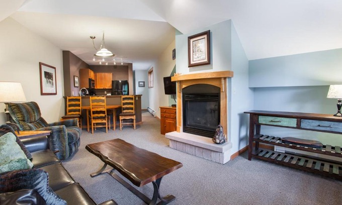 Winter Park Apartamento | Unique & Comfortable Zephyr Mountain Lodge Condo with Slope and Continental Divide View condo