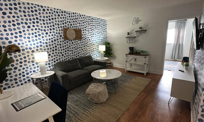 Survey Creek Apartamento | Unique Condo w/ Queen Bed & Canal View