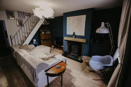 Millom Casa | Unique, cosy, Lake District artist hideaway - 5 bd