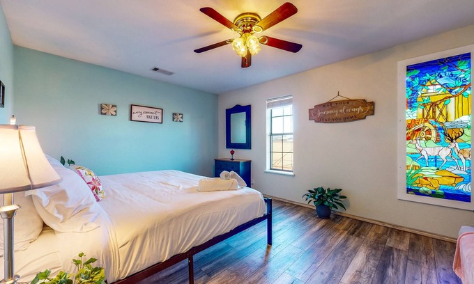 Wise County Cabaña | Unique Cottage by Airstrip for Private Planes - Herb Garden, Dog-Friendly