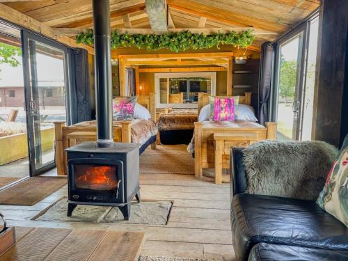 Glentham Casa | Unique Country Cabin, Puppy Lounge & Games Room