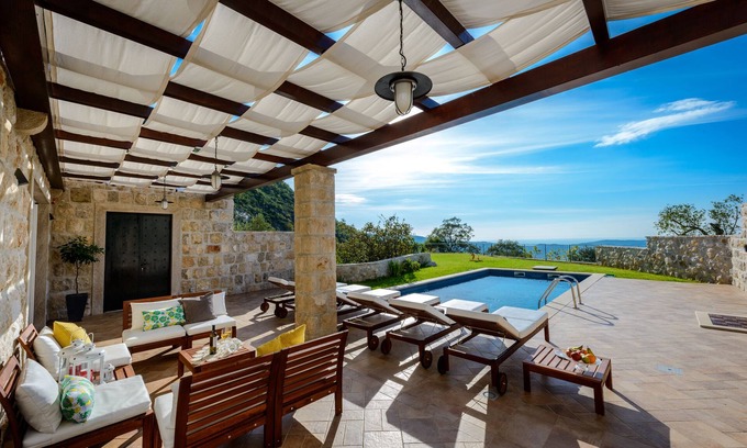 Dubravka Villa | Decoración única, vistas pintorescas, piscina privada, un escape celestial para hasta 8.