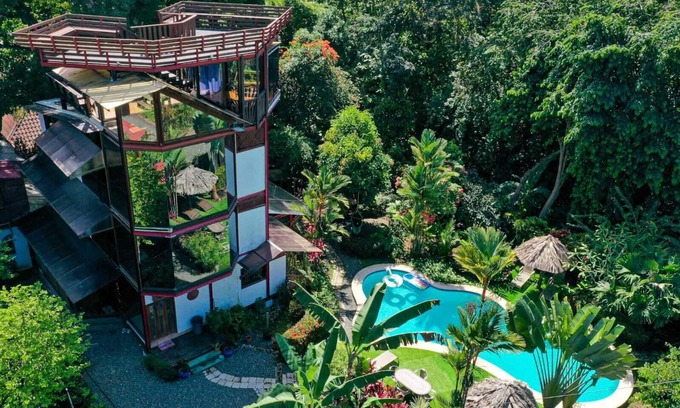 Cahuita Casa | Único de cristal-afrontado Propiedad, mar y vistas a la montaña, piscina.