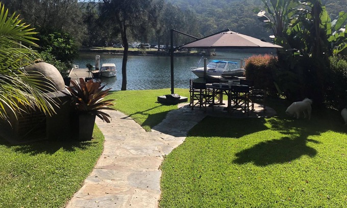Church Point Casa | Propiedad exclusiva frente al mar en Pittwater con embarcadero y patio plano