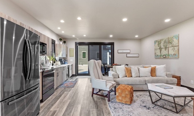 Hayden Lake Casa | Unique Guest Shouse with Optional Golf Simulator in Hayden