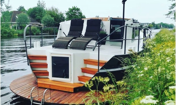 Amsterdam West Alquiler De Eote | Unique houseboat with Sauna @ walking distance historic center of Amsterdam.