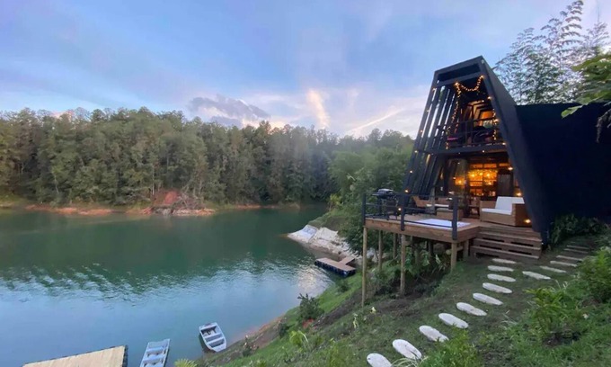 Guatape Chalet De Esquí | Unique Lake House breathtaking views