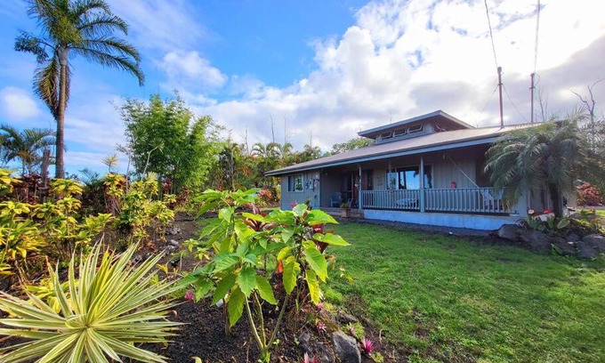 Leilani Estates Casa | Unique Lava House by steaming crater