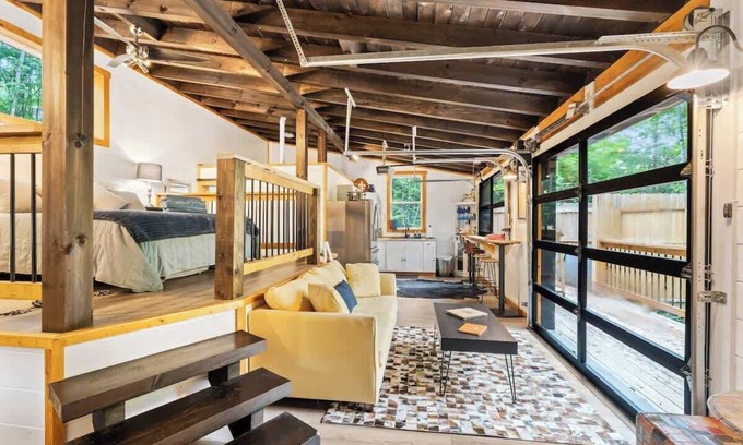 Primrose Cabina | Unique Luxury Cabin w/ King Bed/Hot Tub in RRG!
