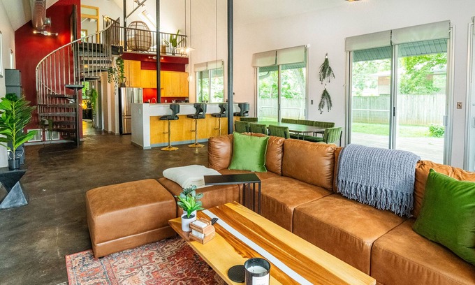 Bloomington Casa | Unique; Modern; Spiral Staircase; Loft; Near IU; Whirlpool Tub; Natural Light