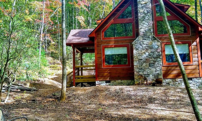 Ellijay Cabina | Único -Oliver Creek Cabin en Wilderness-PRIVATE-King Bed, WiFi, Jacuzzi, Senderismo