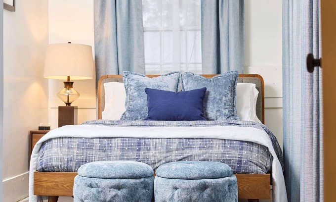 Midtown Casa | Unique Plaid Home, Min Away from Memorial&SSU+Pets