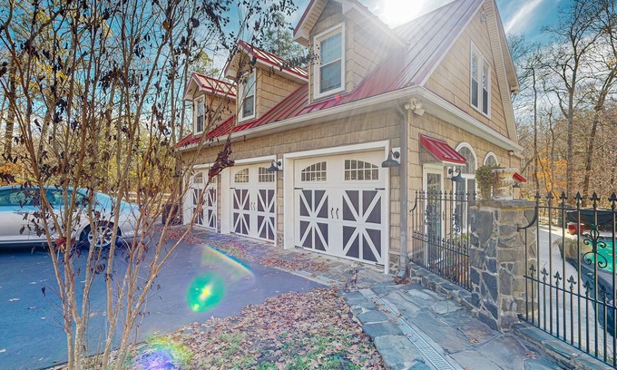Chester County Casa | Unique property with retro room, fireplace, hot tub & pool