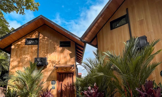 Monterrey Cabina | Unique romantic cabin with hot tub surrounded by forest (ideal for couples)