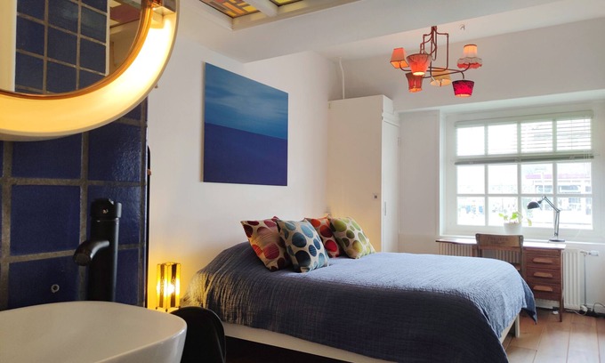 Amsterdam North Cama Y Desayuno | Unique room in former Bathhouse. Free parking