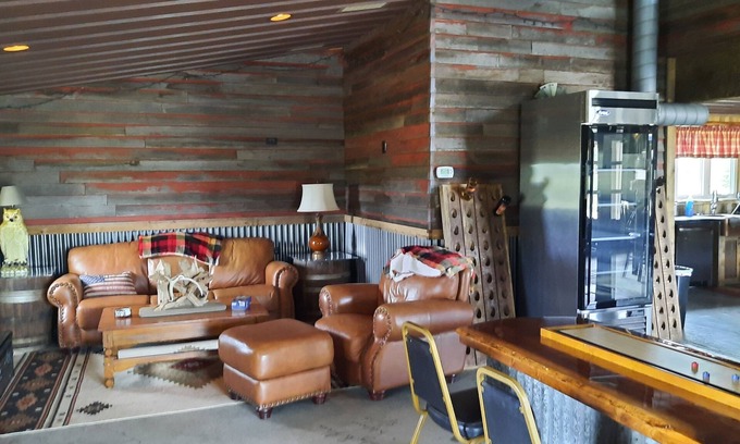 Brookings County Cabina | Unique,rustic cabin located in Eastern South Dakota by Oakwood Lakes State Park.