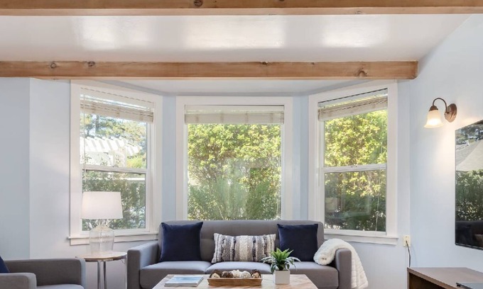 Seabright Casa | Camina hacia la playa y el paseo marítimo desde Seabright Serenity