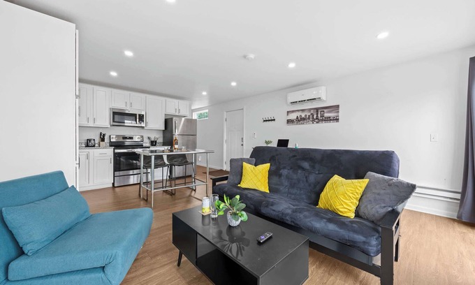 Phoenix Hill Apartamento | Unique Shipping Container Retreat: Four 1BR Units