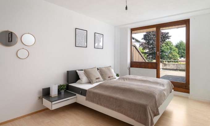 Schonach im Schwarzwald Apartamento | Unique: Sonnenverwöhnte 2 Zimmer Familienwohnung im Schwarzwald mit Netflix
