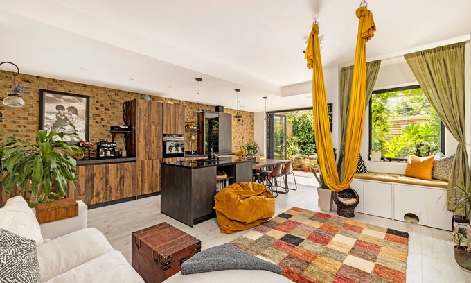 Dalgarno Casa | Unique Space, Sunny, Modern Design, 10 min to Portobello Rd