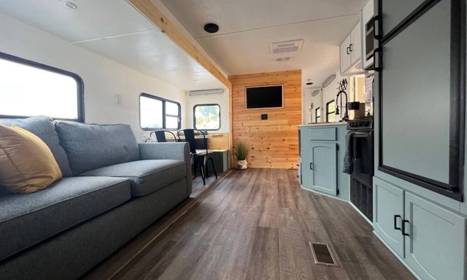 Bearss Plaza Casa | Unique Space with RV and Studio close to Busch Gardens and Zoo